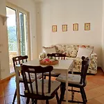 La Cesa Apartment *